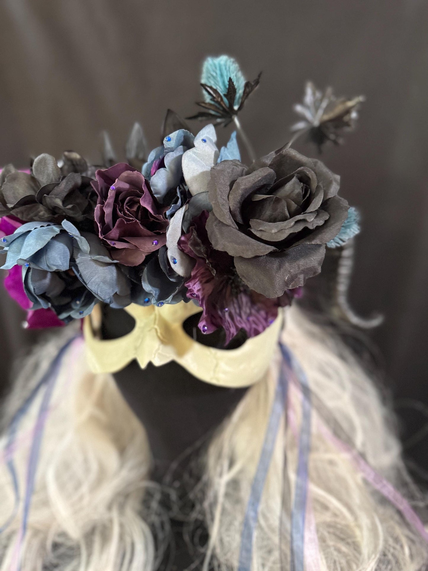 Horned Fantasy Skull Mask – Ram Horn Half Face with Florals,Ribbons & Gems – Gothic Masquerade,Fantasy Costume,Cosplay Headdress