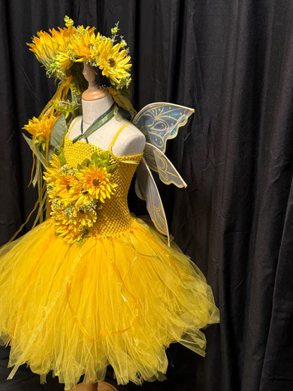 Child Sunflower Fairy Costume – Golden Wings & Flower Crown – Sunbeam Sprite of the Meadow Path – Fairy Party / Ren Faire Outfit – Size 6–8