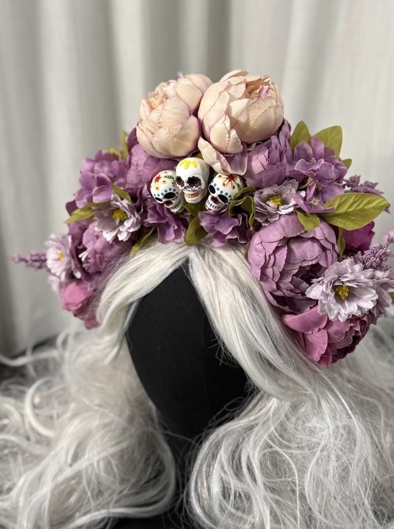 La Flor del Recuerdo Fascinator, Sugar Skull Crown, Día de los Muertos Headpiece, Floral Skull Crown, Lavender Crown, Festival Headpiece