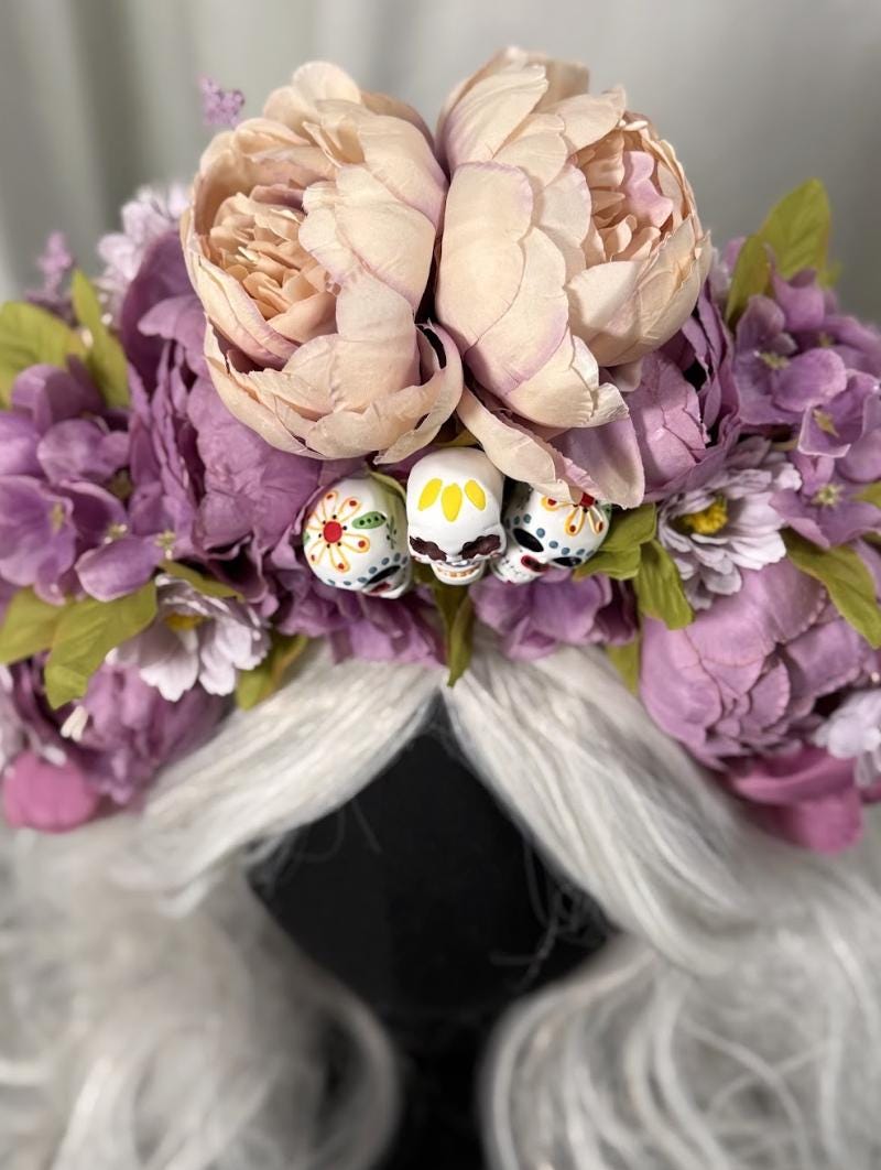 La Flor del Recuerdo Fascinator, Sugar Skull Crown, Día de los Muertos Headpiece, Floral Skull Crown, Lavender Crown, Festival Headpiece