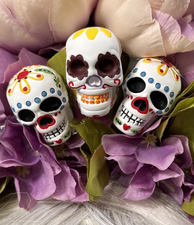 La Flor del Recuerdo Fascinator, Sugar Skull Crown, Día de los Muertos Headpiece, Floral Skull Crown, Lavender Crown, Festival Headpiece