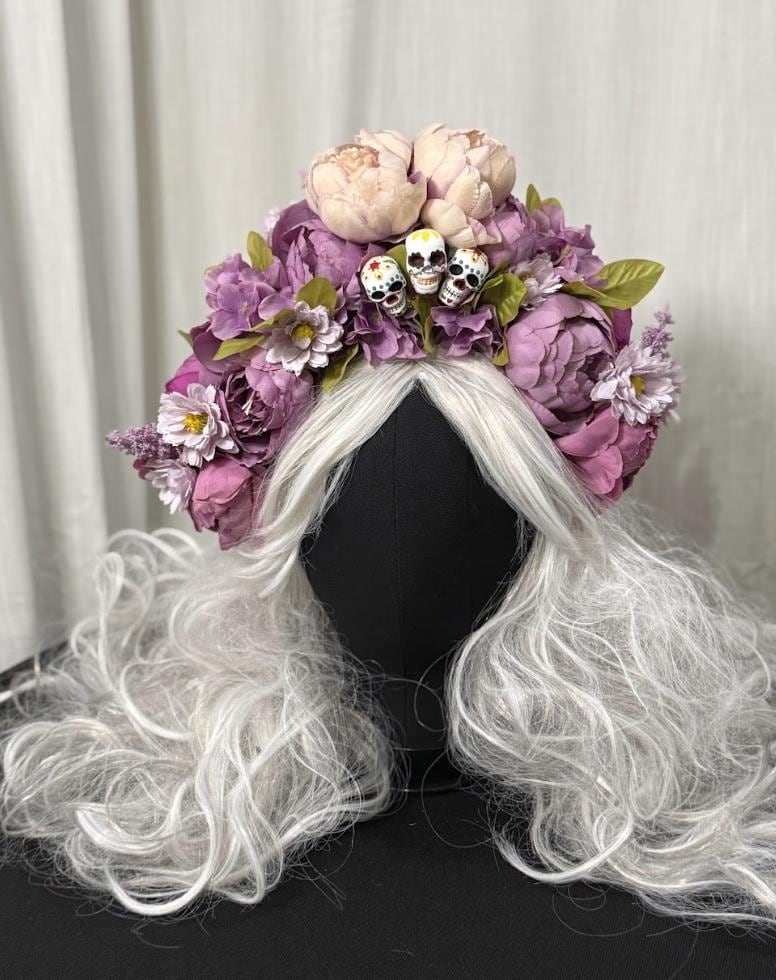 La Flor del Recuerdo Fascinator, Sugar Skull Crown, Día de los Muertos Headpiece, Floral Skull Crown, Lavender Crown, Festival Headpiece