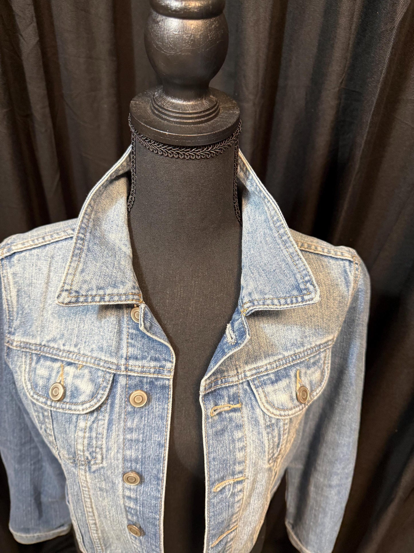 Vintage Denim Jacket S 2B BEBE – Light Wash Women's Jean Jacket – Forever in Blue Jeans Inspo Closet