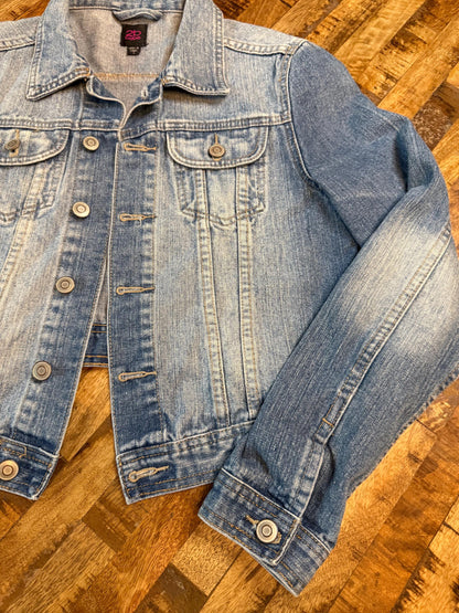 Vintage Denim Jacket S 2B BEBE – Light Wash Women's Jean Jacket – Forever in Blue Jeans Inspo Closet