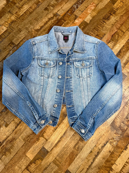 Vintage Denim Jacket S 2B BEBE – Light Wash Women's Jean Jacket – Forever in Blue Jeans Inspo Closet