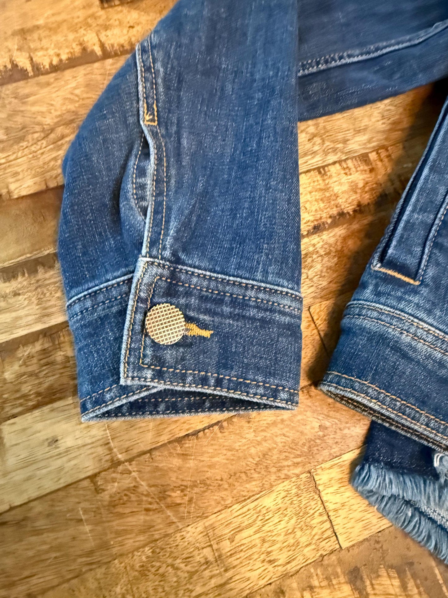 Vintage Denim Jacket L CABI – Belted Women's Jean Jacket Medium Dark Wash – Forever in Blue Jeans Inspo Closet