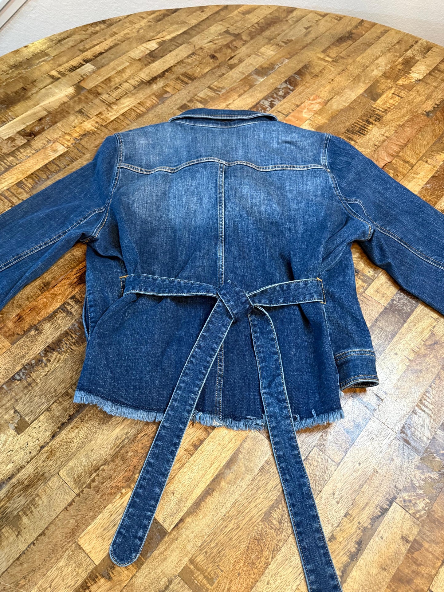 Vintage Denim Jacket L CABI – Belted Women's Jean Jacket Medium Dark Wash – Forever in Blue Jeans Inspo Closet