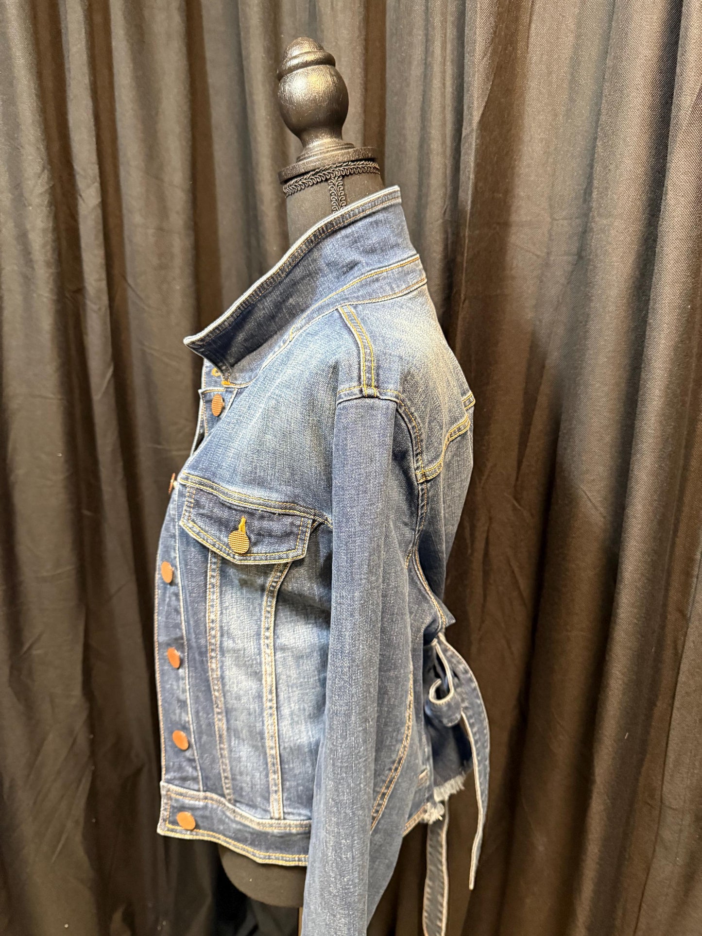 Vintage Denim Jacket L CABI – Belted Women's Jean Jacket Medium Dark Wash – Forever in Blue Jeans Inspo Closet