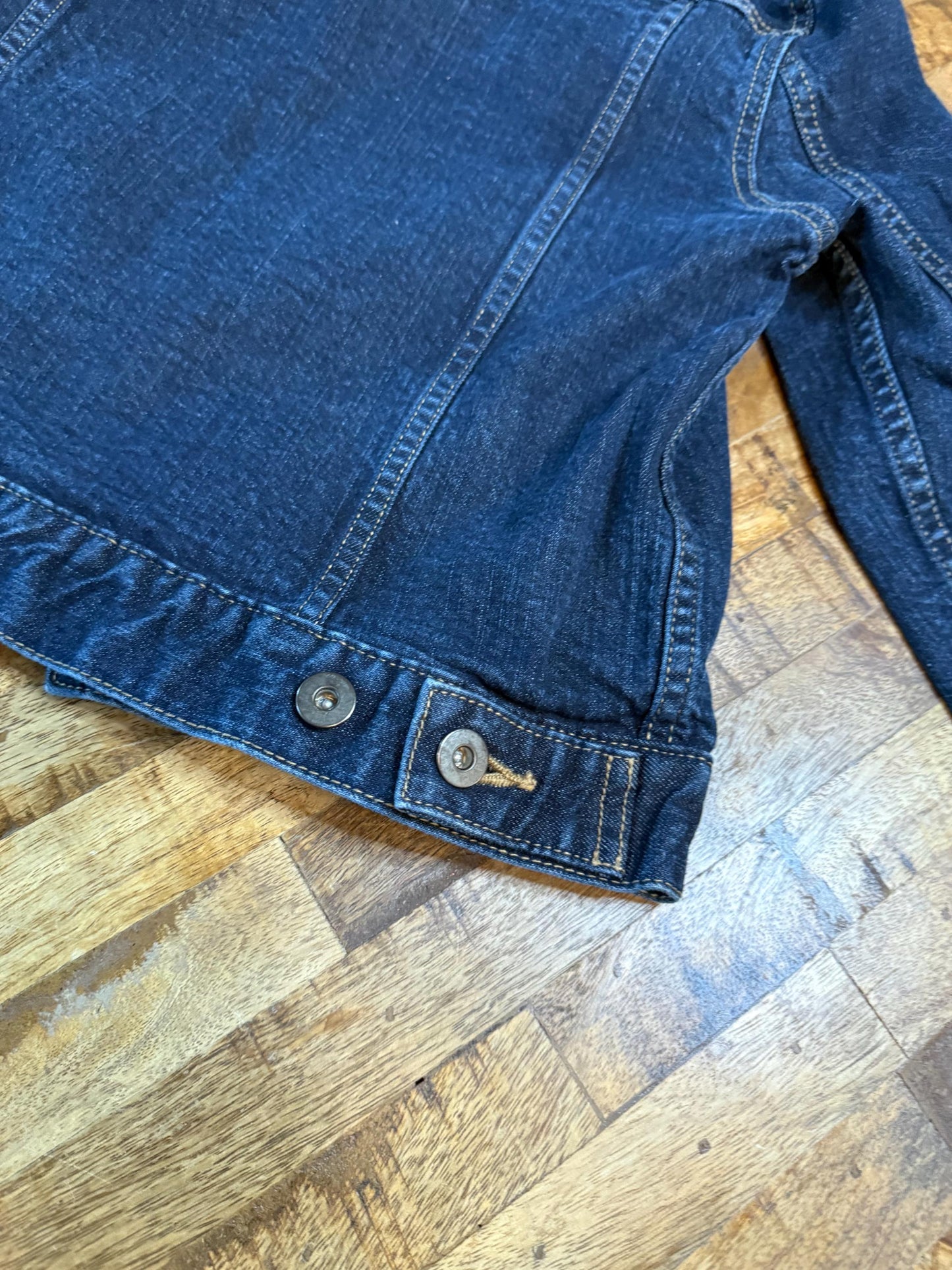 Vintage Denim Jacket S UNIQLO – Dark Wash Women's Jean Jacket – Forever in Blue Jeans Inspo Closet