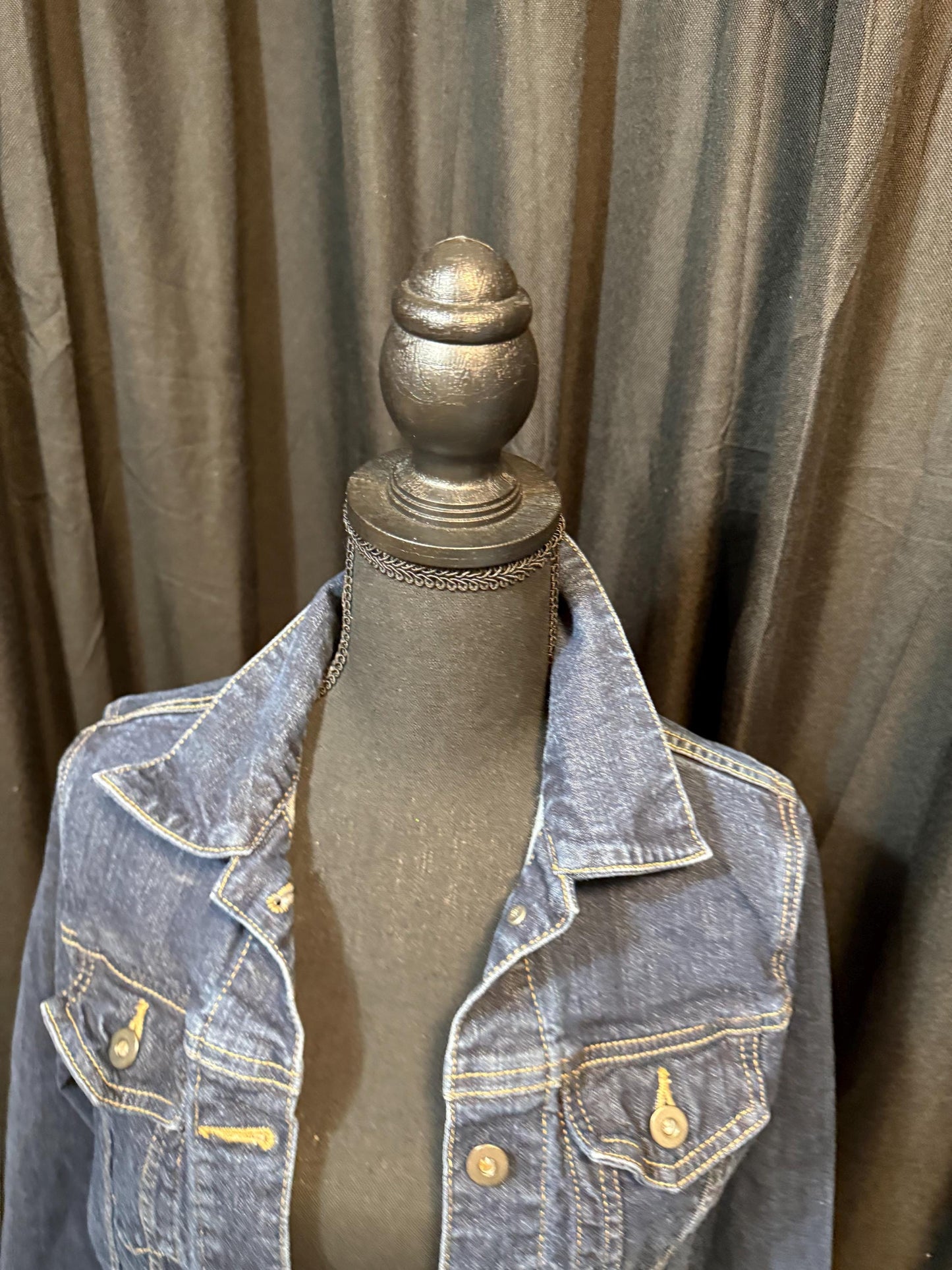 Vintage Denim Jacket S UNIQLO – Dark Wash Women's Jean Jacket – Forever in Blue Jeans Inspo Closet