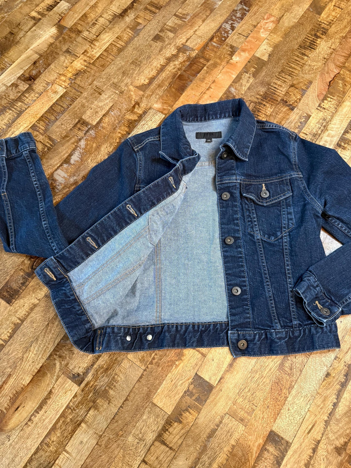 Vintage Denim Jacket S UNIQLO – Dark Wash Women's Jean Jacket – Forever in Blue Jeans Inspo Closet