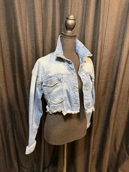 Vintage Denim Jacket S BLACK LABEL – Cropped Women's Jean Jacket Medium Light Wash – Forever in Blue Jeans Inspo Closet