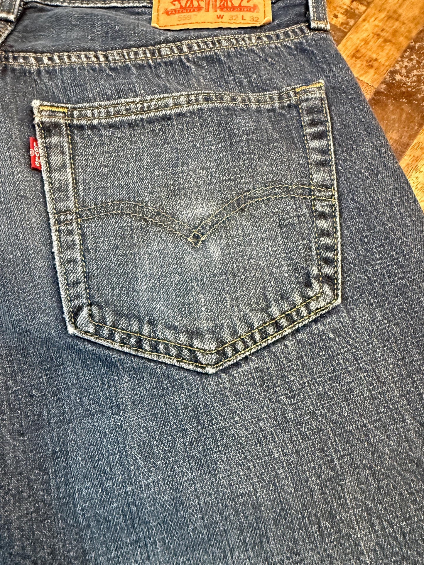 Vintage Levi 559 Jeans 32x32 – Classic Fit Denim Jeans Medium Wash – Forever in Blue Jeans Inspo Closet