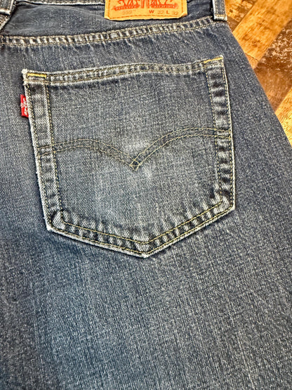 Vintage Levi 559 Jeans 32x32 – Classic Fit Denim Jeans Medium Wash – Forever in Blue Jeans Inspo Closet