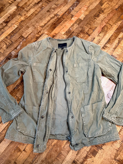Vintage Olive Military Utility Jacket M BANANA REPUBLIC – Collarless Multi Pocket Field Jacket – Fortunate Son Inspo Closet