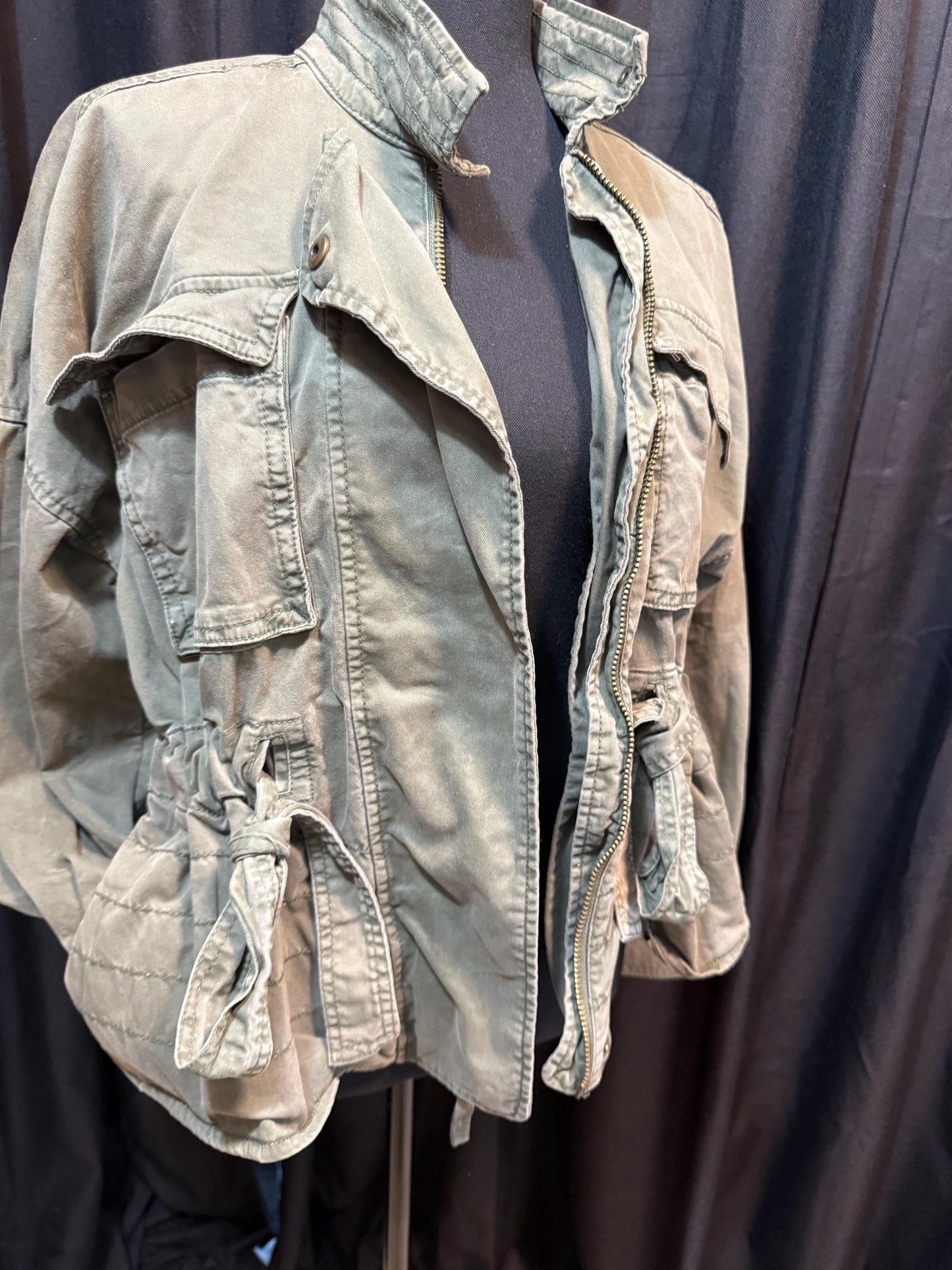 Vintage Olive Military Utility Jacket XS GAP – Belted Naru Collar Field Jacket – Fortunate Son Inspo Closet