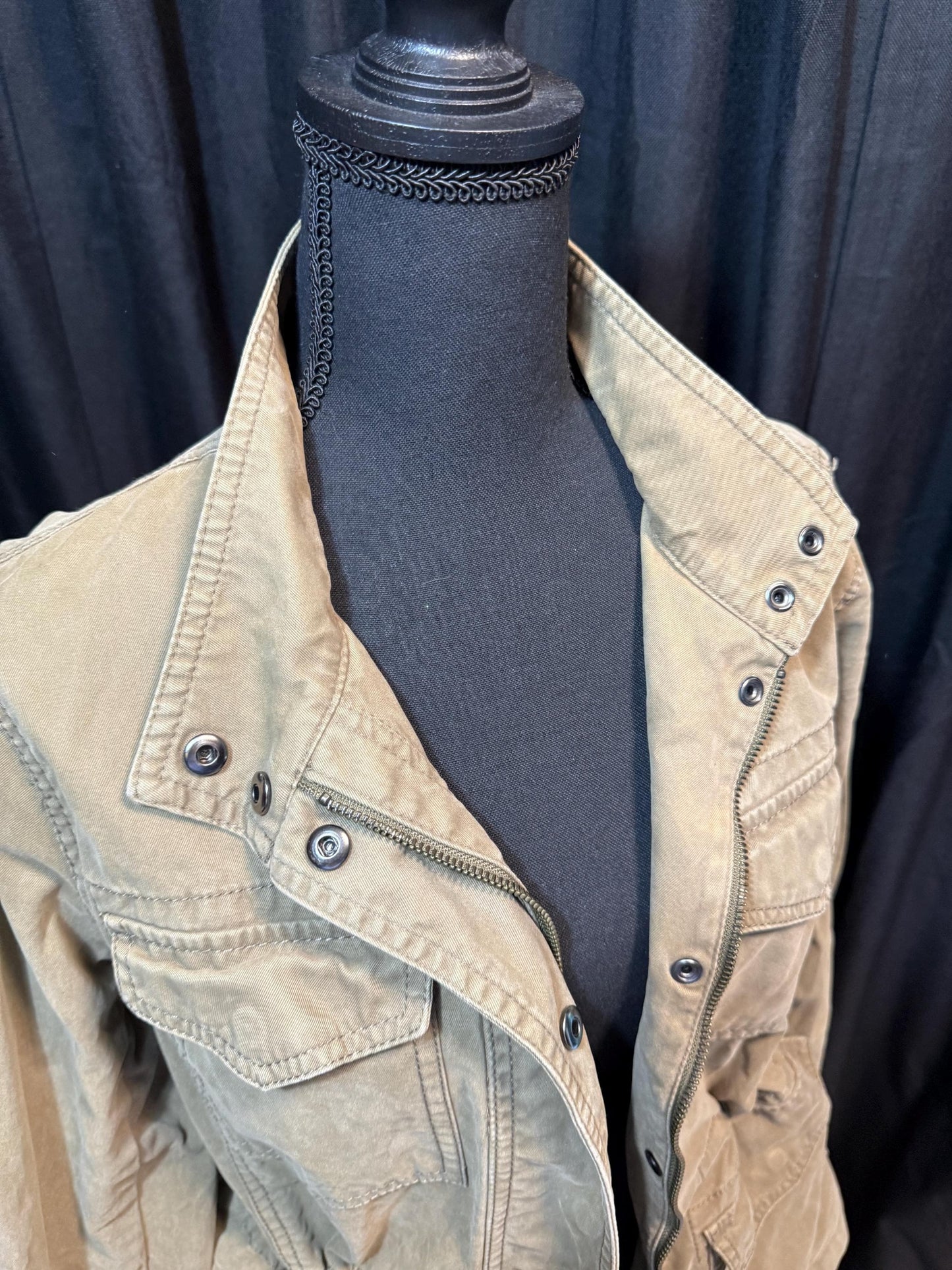 Vintage Olive Military Utility Jacket M BANANA REPUBLIC – Drawstring Waist Field Jacket – Fortunate Son Inspo Closet