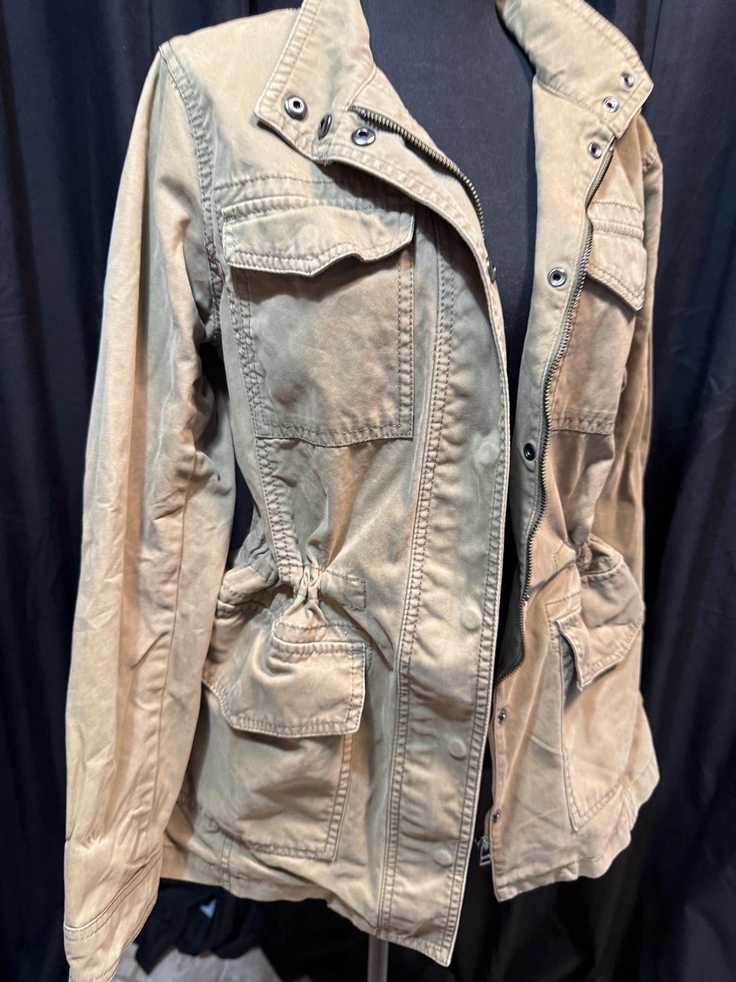 Vintage Olive Military Utility Jacket M BANANA REPUBLIC – Drawstring Waist Field Jacket – Fortunate Son Inspo Closet