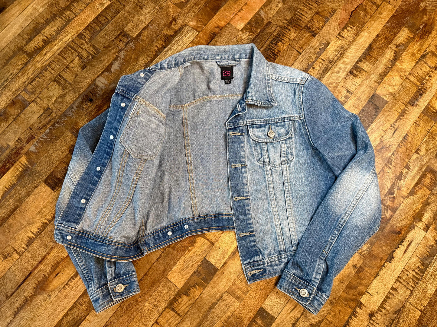 Vintage Denim Jacket S 2B BEBE – Light Wash Women's Jean Jacket – Forever in Blue Jeans Inspo Closet