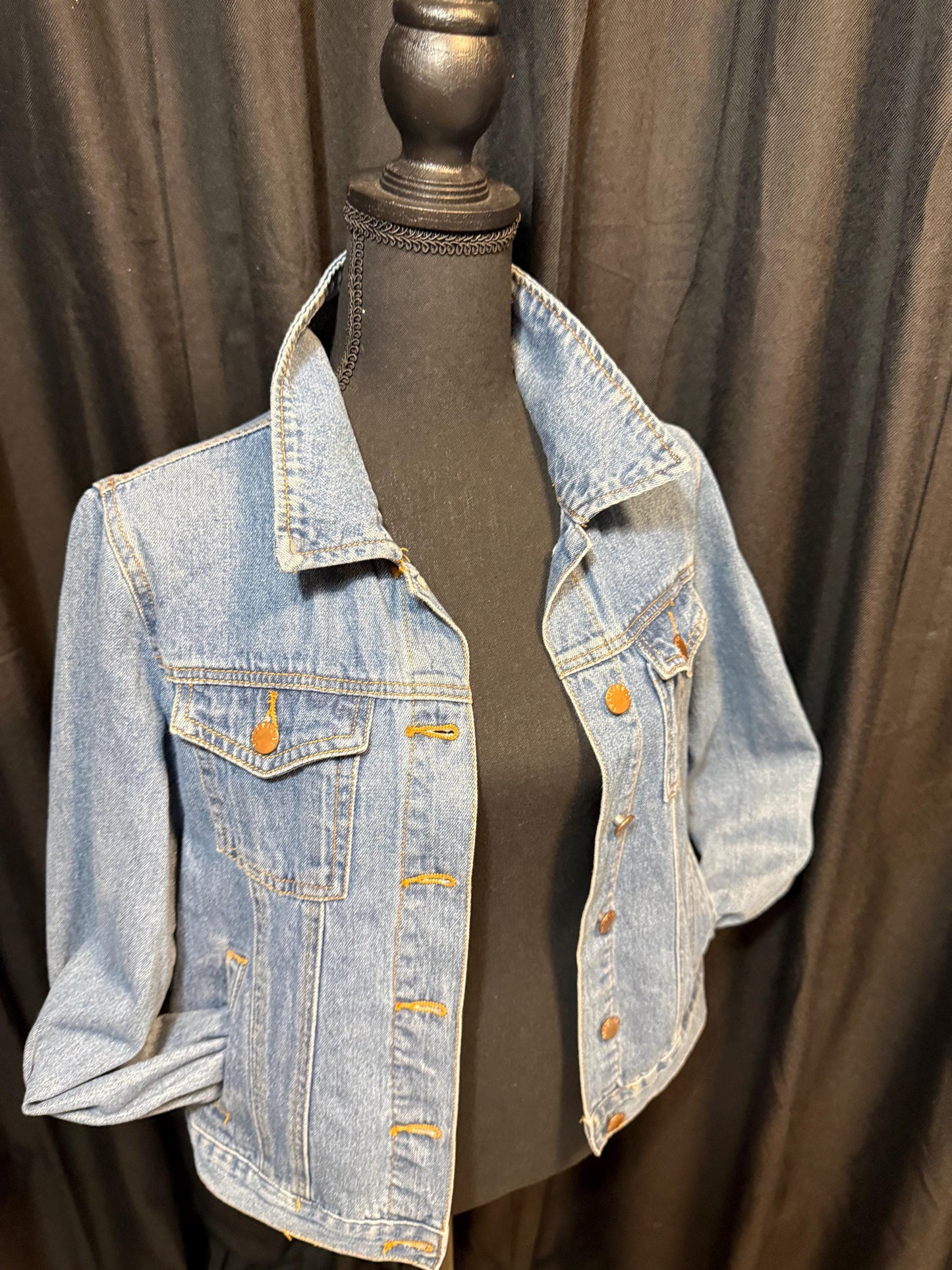 Vintage Denim Jacket S FOREVER21 – Medium Light Wash Women's Jean Jacket – Forever in Blue Jeans Inspo Closet