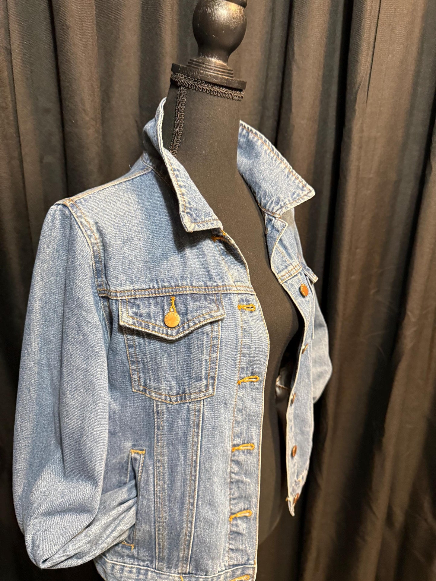 Vintage Denim Jacket S FOREVER21 – Medium Light Wash Women's Jean Jacket – Forever in Blue Jeans Inspo Closet