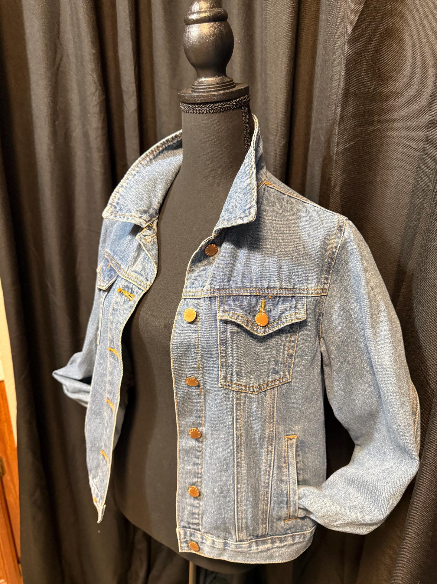 Vintage Denim Jacket S FOREVER21 – Medium Light Wash Women's Jean Jacket – Forever in Blue Jeans Inspo Closet