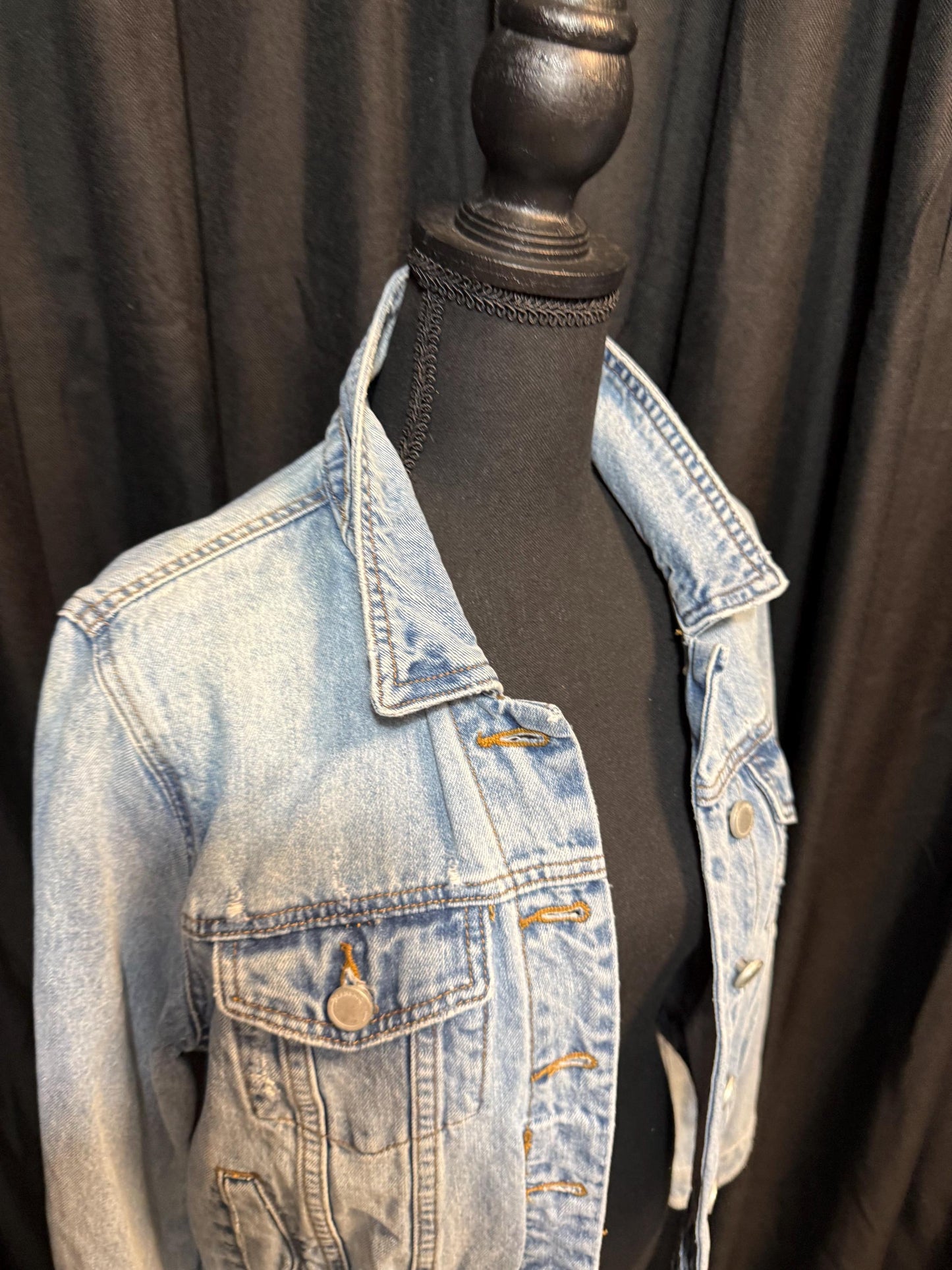 Vintage Denim Jacket M BLANK NYC – Light Wash Women's Jean Jacket – Forever in Blue Jeans Inspo Closet
