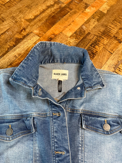 Vintage Denim Jacket S BLACK LABEL – Cropped Women's Jean Jacket Medium Light Wash – Forever in Blue Jeans Inspo Closet