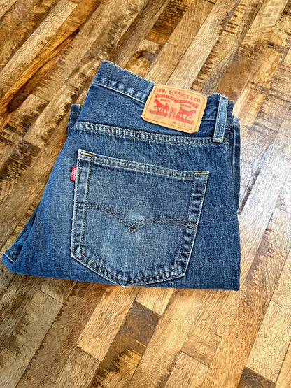 Vintage Levi 559 Jeans 32x32 – Classic Fit Denim Jeans Medium Wash – Forever in Blue Jeans Inspo Closet