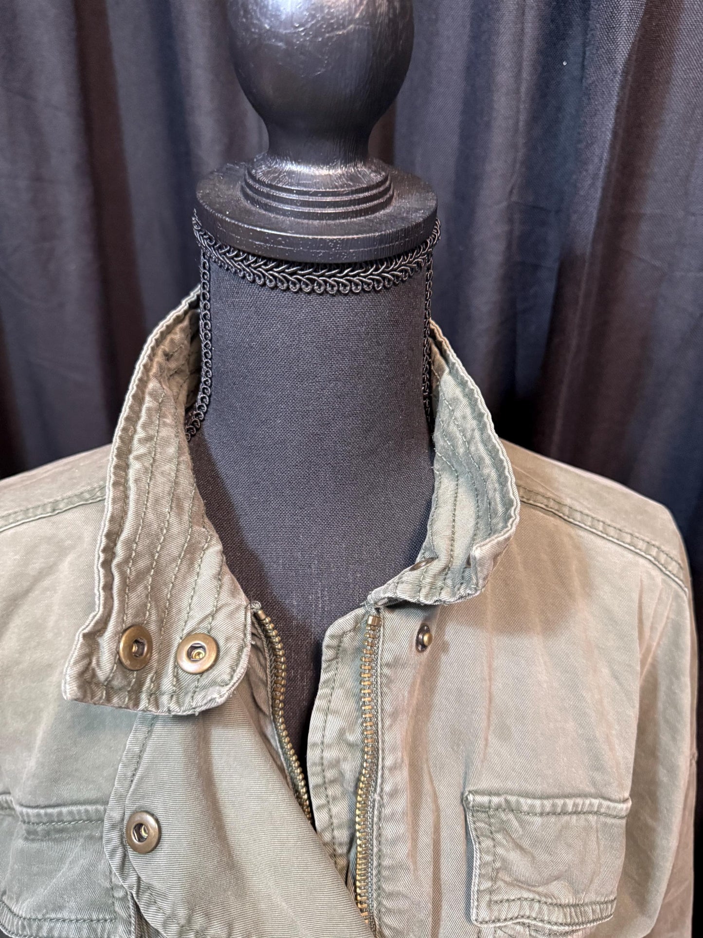Vintage Olive Military Utility Jacket XS GAP – Belted Naru Collar Field Jacket – Fortunate Son Inspo Closet