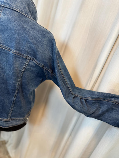 Vintage Denim Jacket M DEMOCRACY – Medium-Dark Wash Women's Jean Jacket – Forever in Blue Jeans Inspo Closet