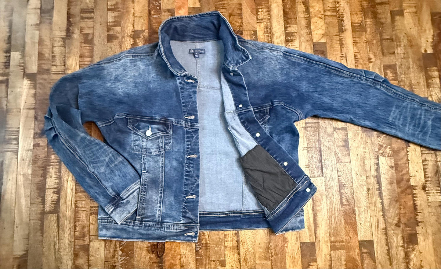 Vintage Denim Jacket M DEMOCRACY – Medium-Dark Wash Women's Jean Jacket – Forever in Blue Jeans Inspo Closet