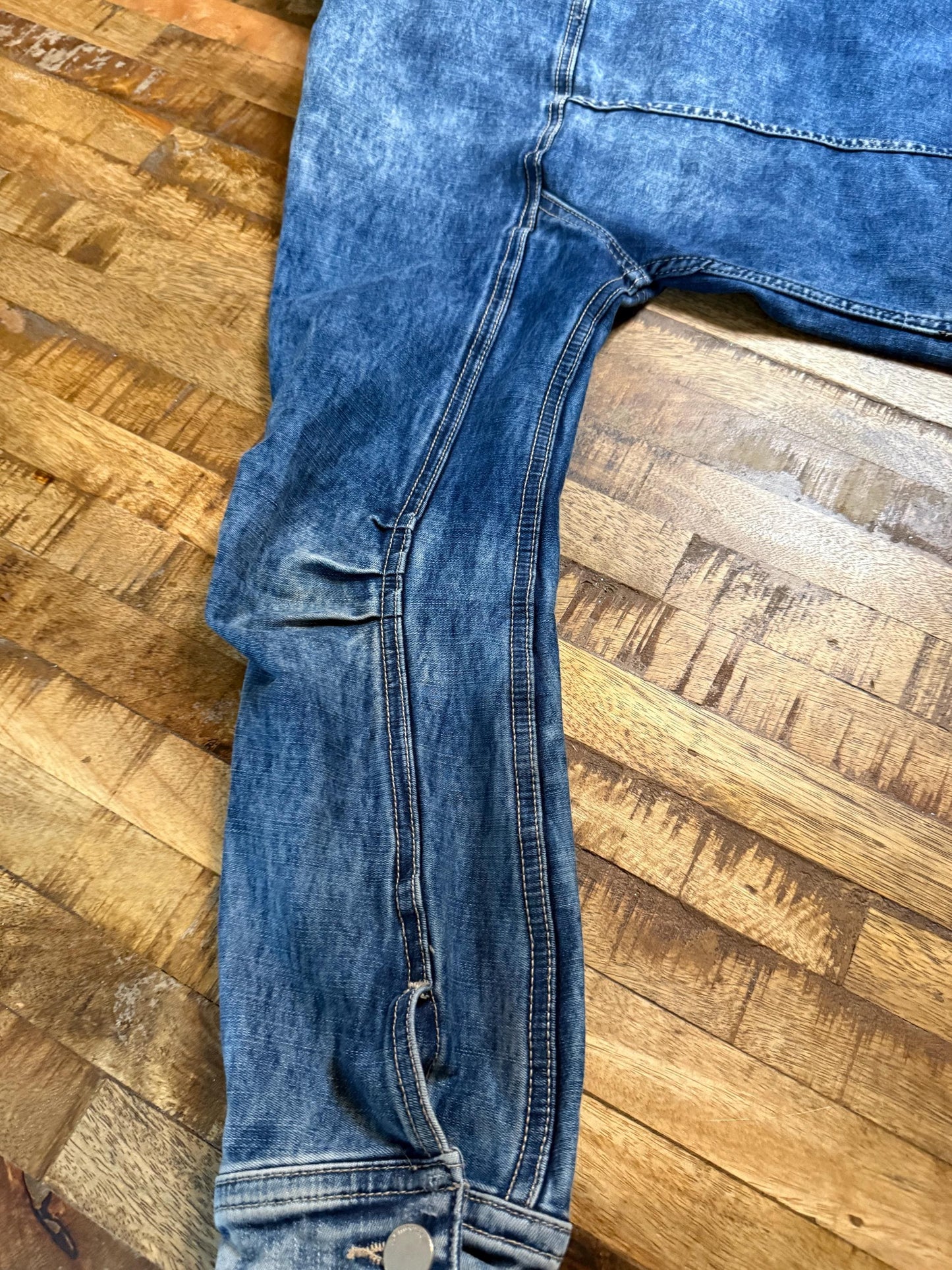 Vintage Denim Jacket M DEMOCRACY – Medium-Dark Wash Women's Jean Jacket – Forever in Blue Jeans Inspo Closet
